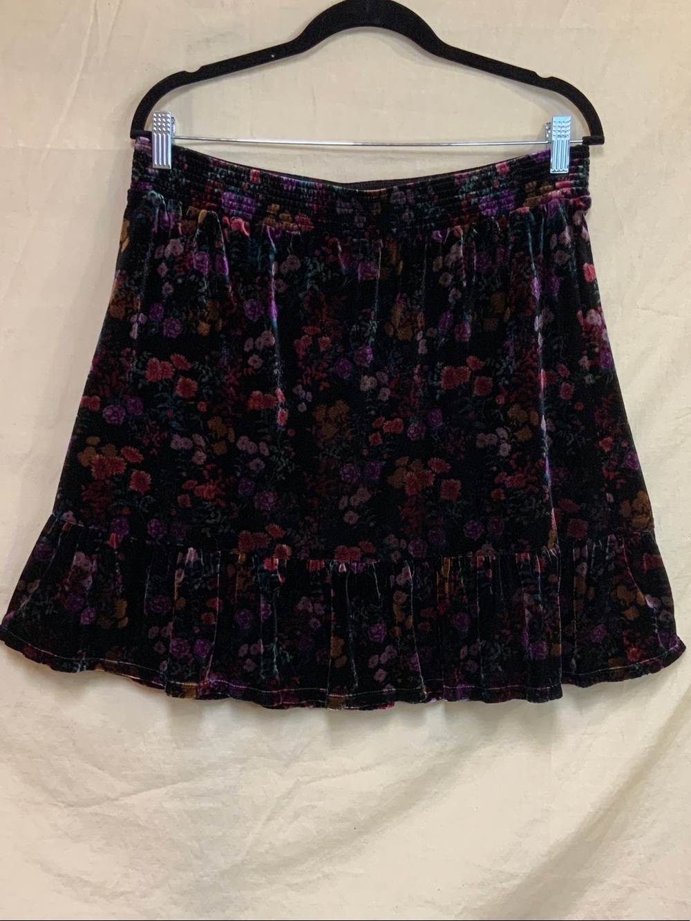 LOFT Floral Velvet Mini Skirt Black Purple - Like New Sz L
